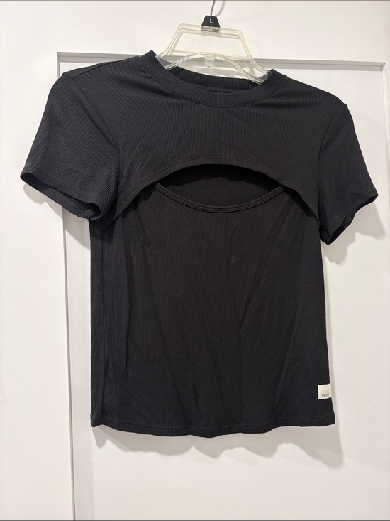 Vuori Tops - Vuori Black Cutout Short-Sleeve Women's Top